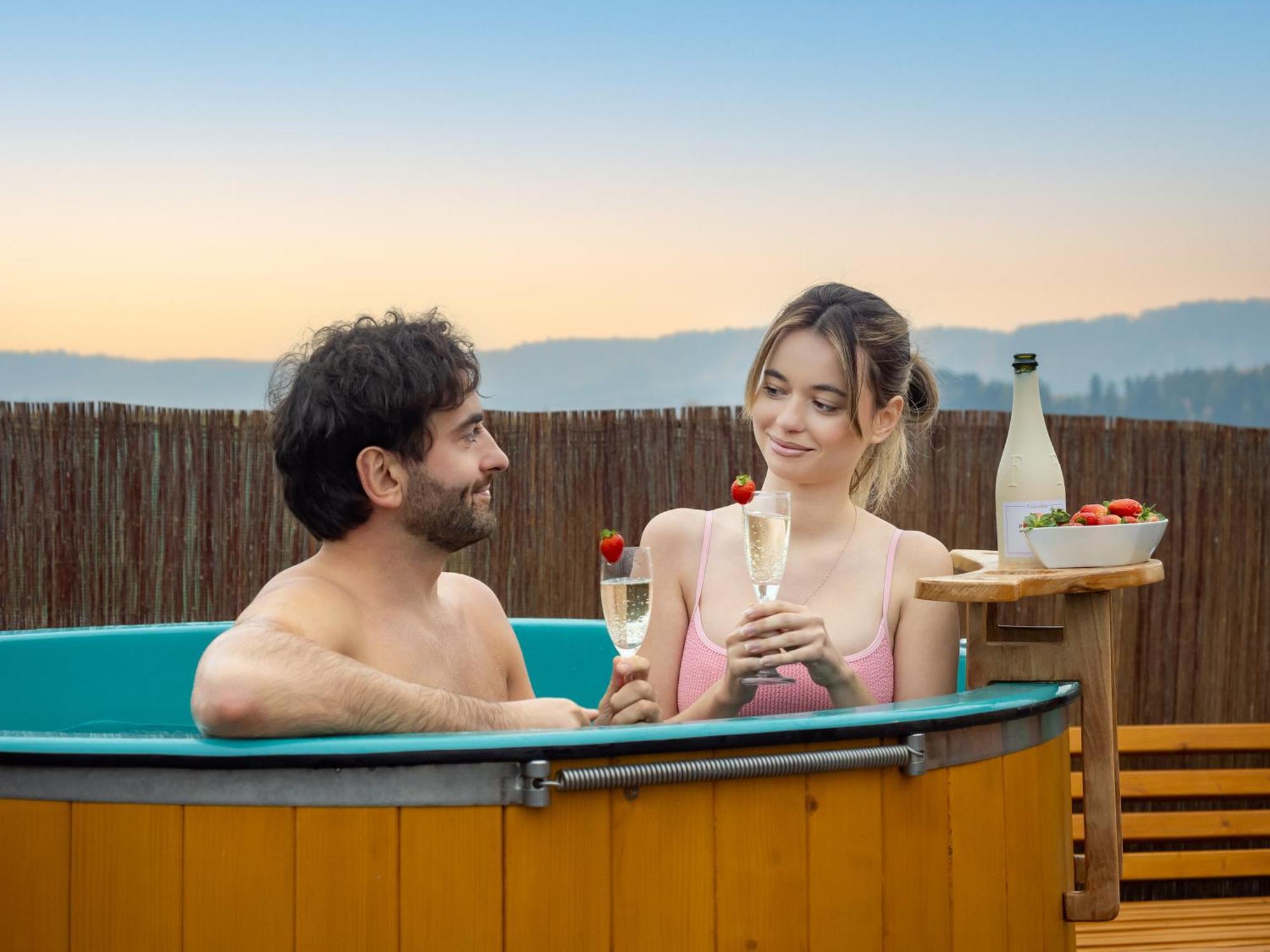 Rajska Polana Domki Premium ,Na Odludziu Z Prywatna Balia Z Jacuzzi I Sauna ,Cisza,Rowery Elektryczne,Gory,Astroprzygoda,- Adrspach, Skalne Miasto, Zamek Ksiaz,Andrzejowka,Karpacz, Sniezka,Janskie Laznie,Pec Mieroszow エクステリア 写真