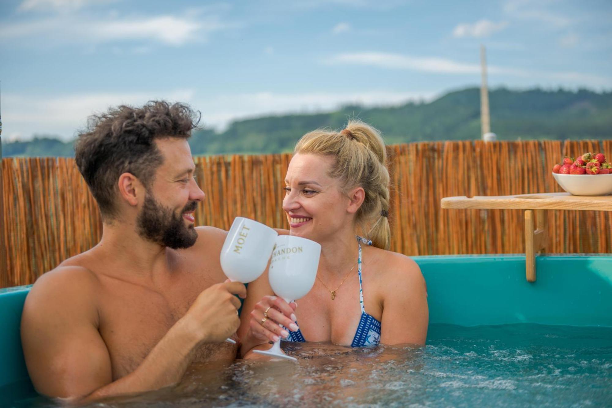 Rajska Polana Domki Premium ,Na Odludziu Z Prywatna Balia Z Jacuzzi I Sauna ,Cisza,Rowery Elektryczne,Gory,Astroprzygoda,- Adrspach, Skalne Miasto, Zamek Ksiaz,Andrzejowka,Karpacz, Sniezka,Janskie Laznie,Pec Mieroszow エクステリア 写真